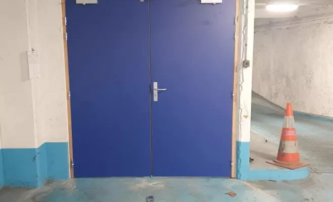 Installation de porte d'entrée de service, Dax, MALS Serrurerie Métallerie