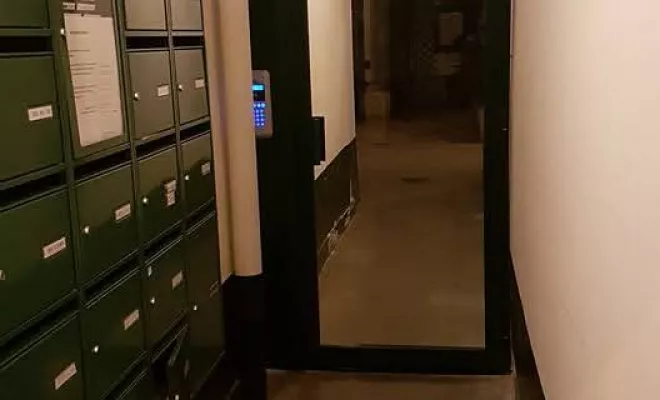 Installation de porte d'entrée de service, Dax, MALS Serrurerie Métallerie