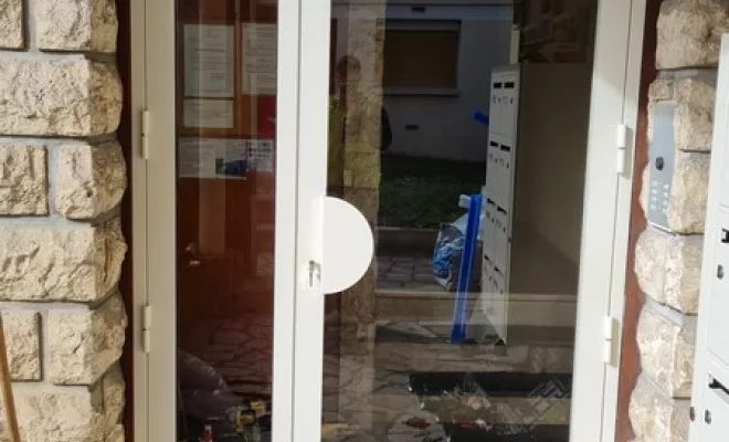Installation de porte d'entrée de service, Dax, MALS Serrurerie Métallerie