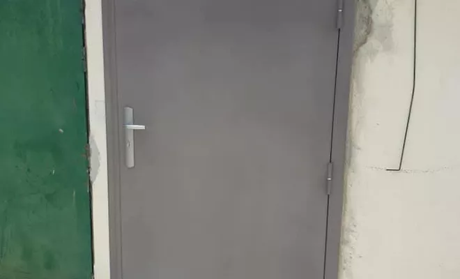 Installation de porte d'entrée de service, Dax, MALS Serrurerie Métallerie
