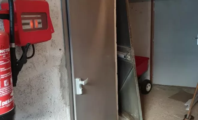 Installation de porte d'entrée de service, Dax, MALS Serrurerie Métallerie
