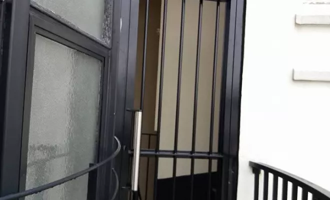 Installation de porte d'entrée de service, Dax, MALS Serrurerie Métallerie